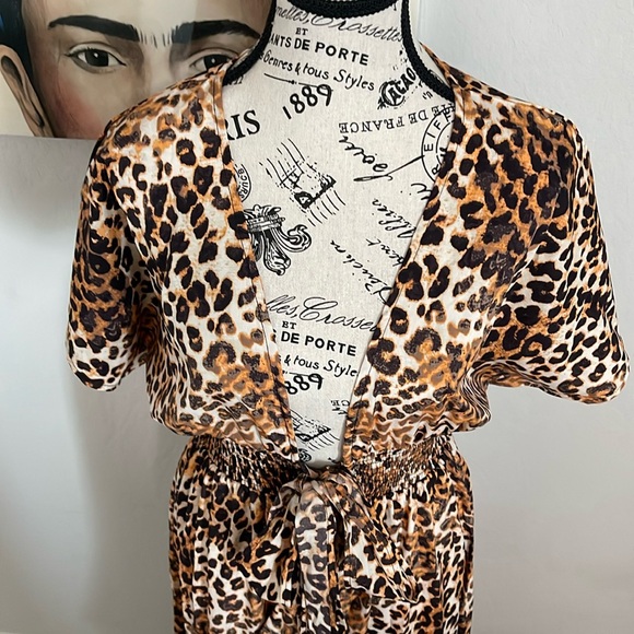 New without tags High/Low maxi dress cover up size S Tiger print - Picture 3 of 6